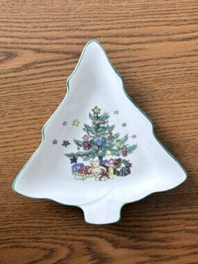 Vintage Nikko Japan Christmas Tree-Shaped Candy Dish (6.5 Inches)